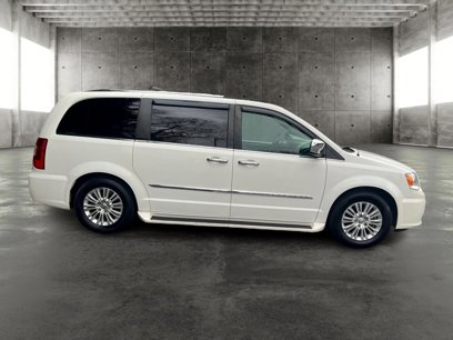 Used 2013 Chrysler Town & Country Limited w/ Luxury Group