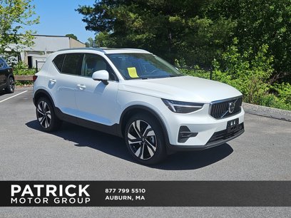 New 2025 Volvo XC40 B5 Plus w/ Protection Package Premier