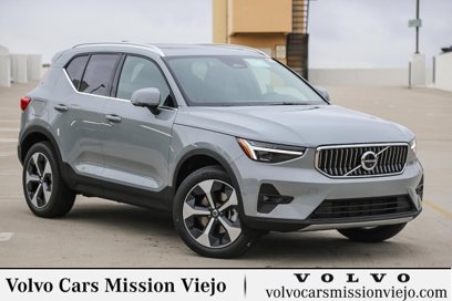 New 2025 Volvo XC40 B5 Plus w/ Protection Package Premier