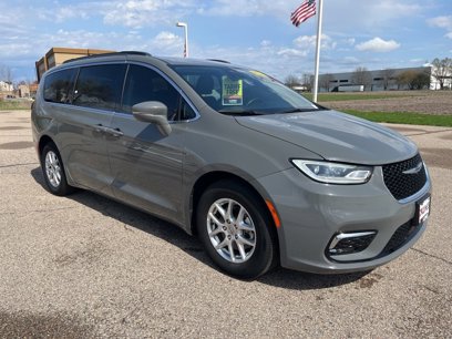 Used 2022 Chrysler Pacifica Touring-L