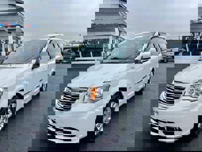 Used 2016 Chrysler Town & Country Touring