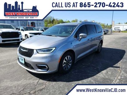 Used 2021 Chrysler Pacifica Touring-L