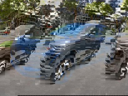 New 2025 Audi Q6 e-tron Premium Plus
