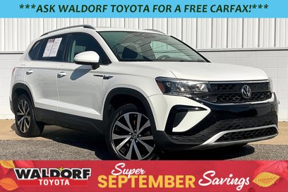 Used 2023 Volkswagen Taos SE w/ Panoramic Sunroof Package
