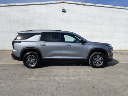 New 2025 Chevrolet Traverse LT w/ Driver Confidence Package