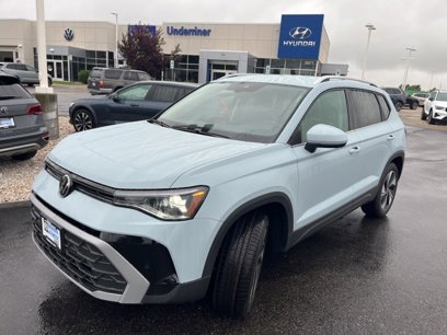 New 2025 Volkswagen Taos SE