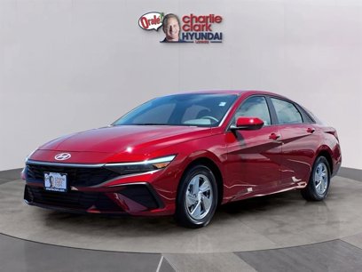 Certified 2025 Hyundai Elantra SE