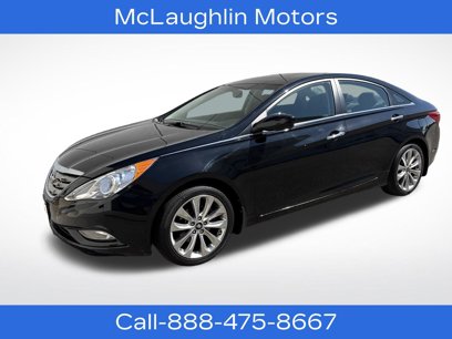 Used 2013 Hyundai Sonata SE w/ Navigation & Sunroof Pkg