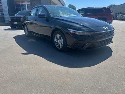 Used 2025 Hyundai Elantra SE