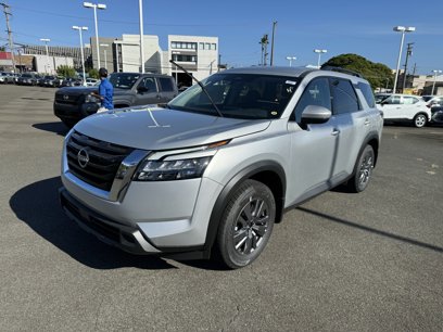 New 2025 Nissan Pathfinder SV