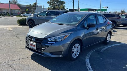 New 2025 Nissan Versa S w/ Trunk Package