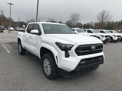 New 2024 Toyota Tacoma SR5