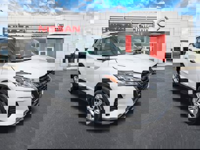 New 2025 Nissan Kicks Play S