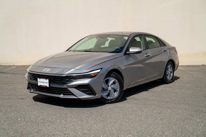 Used 2024 Hyundai Elantra SE
