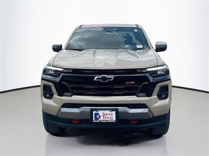 Used 2024 Chevrolet Colorado Z71 w/ Z71 Convenience Package 2