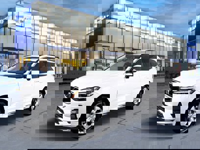 Certified 2022 Volvo XC60 B5 Momentum w/ Climate Package