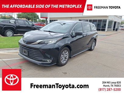 Used 2022 Toyota Sienna XLE