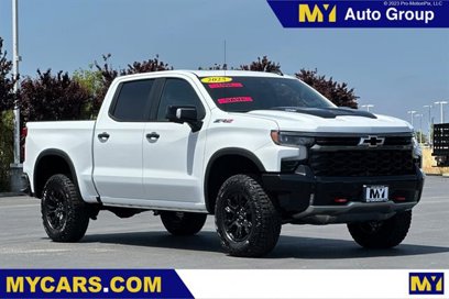 New 2025 Chevrolet Silverado 1500 ZR2 w/ Technology Package