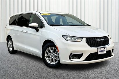 Used 2023 Chrysler Pacifica Touring-L