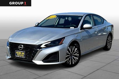 Used 2023 Nissan Altima 2.5 SV