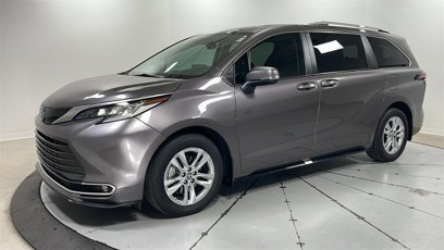 Used 2023 Toyota Sienna Limited
