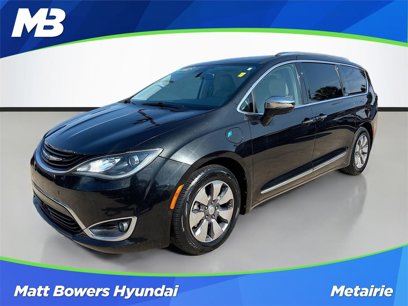 Used 2017 Chrysler Pacifica Platinum