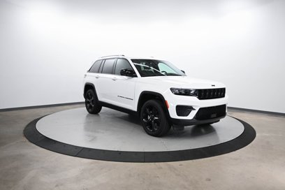 Used 2024 Jeep Grand Cherokee Altitude