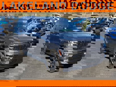 New 2025 Jeep Grand Cherokee Limited w/ Black Appearance Package