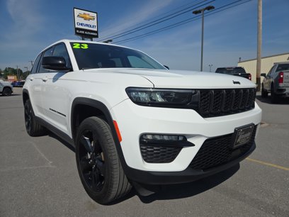 Used 2023 Jeep Grand Cherokee Limited w/ Black Appearance Package