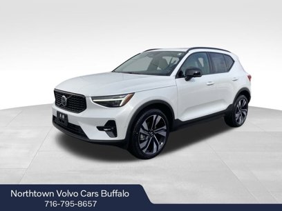New 2025 Volvo XC40 B5 Plus w/ Protection Package Premier
