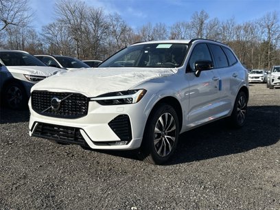 New 2025 Volvo XC60 B5 Core w/ Protection Package Premier
