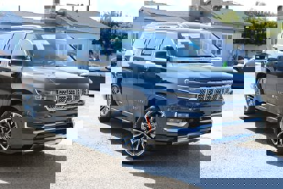New 2025 Jeep Grand Wagoneer Series III w/ Rear Seat Video Group 1