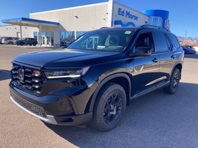 New 2025 Honda Pilot TrailSport
