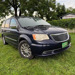 Used 2014 Chrysler Town & Country Touring-L w/ Driver Convenience Group
