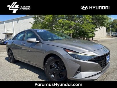 Certified 2022 Hyundai Elantra SEL w/ Cargo Package