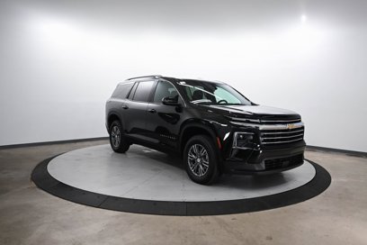 Used 2025 Chevrolet Traverse LT