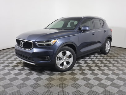 Used 2021 Volvo XC40 T5 Momentum