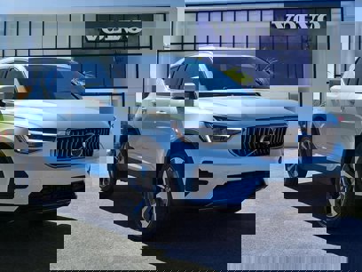 New 2025 Volvo XC40 B5 Core w/ Protection Package Premier