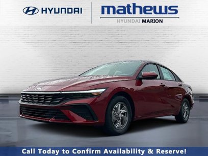 New 2025 Hyundai Elantra SE