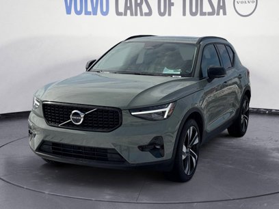 New 2025 Volvo XC40 B5 Ultra w/ Protection Package Premier