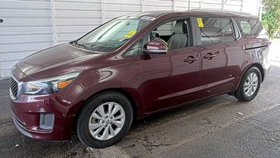 Used 2017 Kia Sedona LX w/ LX Essentials Premium Package