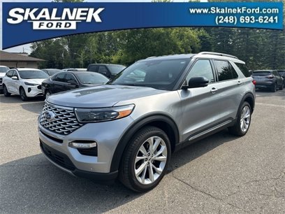 Certified 2023 Ford Explorer Platinum w/ Class IV Trailer Tow Package