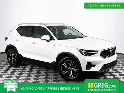 Used 2025 Volvo XC40 B5 Core