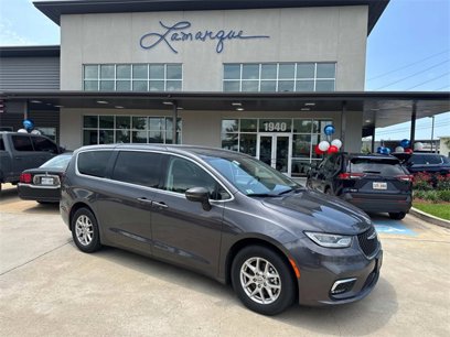 Used 2023 Chrysler Pacifica Touring-L