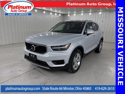 Used 2022 Volvo XC40 T5 Momentum