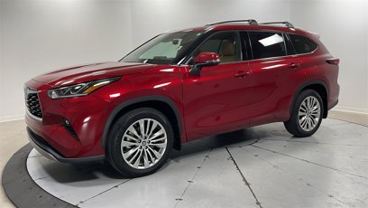 Certified 2025 Toyota Highlander Platinum