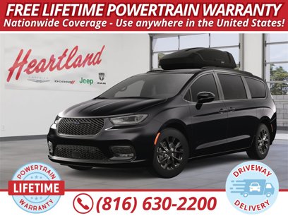 New 2025 Chrysler Pacifica Select