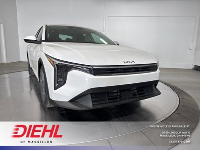 New 2025 Kia K4 LX