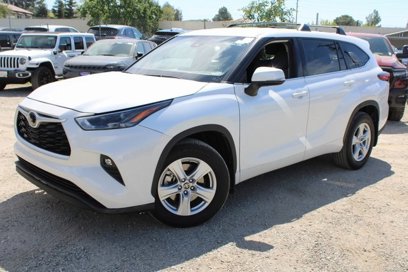 Used 2022 Toyota Highlander LE