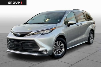 Used 2023 Toyota Sienna XLE